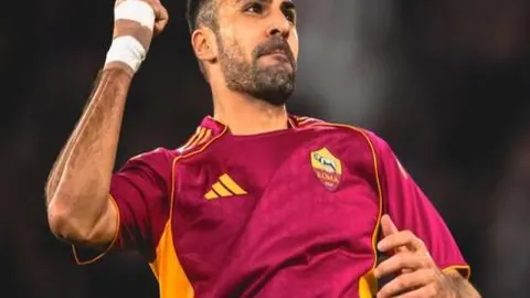 大乐透期号专家推荐：阿甲24胜15 分析前区十码